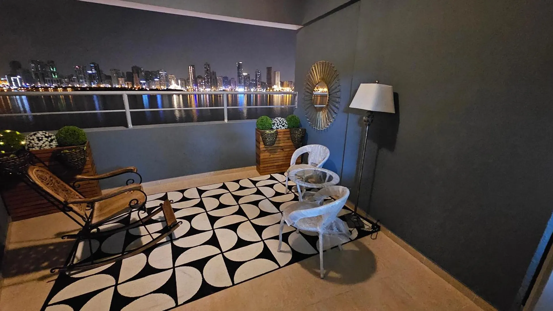 Luxury Private Rooms Sharjah Homestay